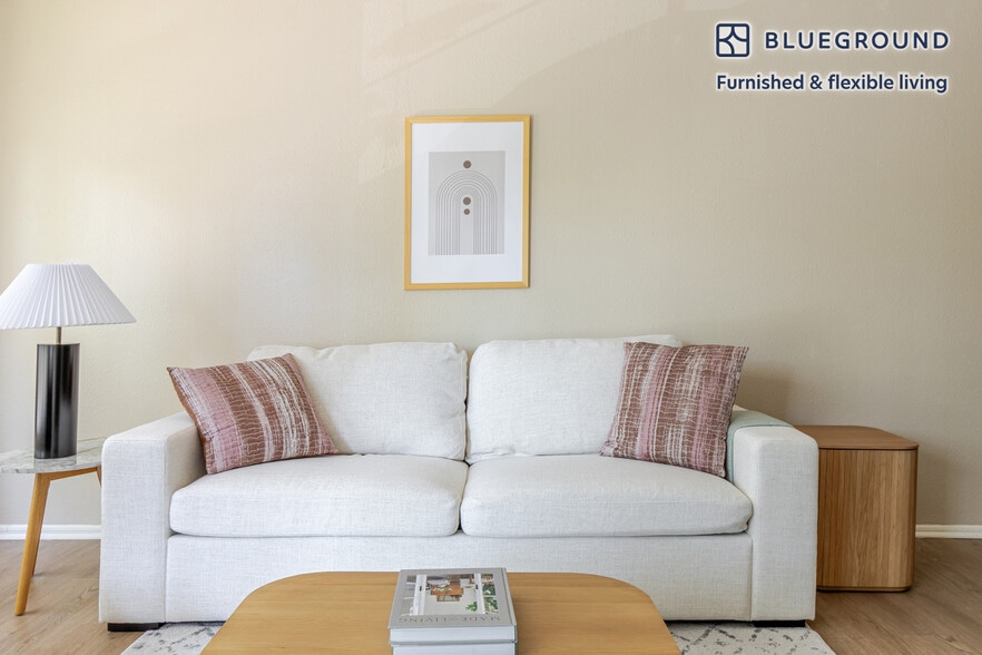 Building Photo - 444 Washington Blvd