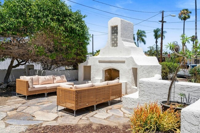 Building Photo - 4774 E Mountain View Dr