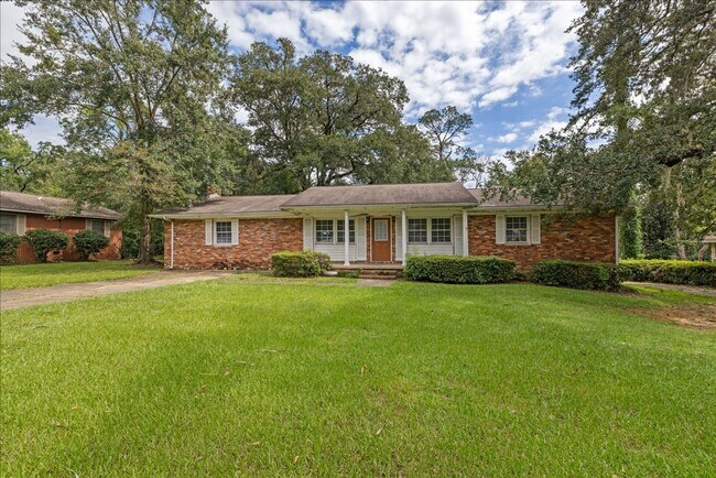Building Photo - Beautiful 4 bedroom home near FSU - Move I...