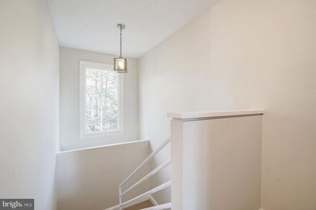 Building Photo - 9926 Great Oaks Way