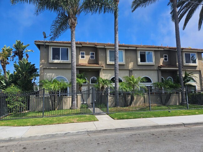 Building Photo - **Open House** Friday, June 12th, TIME: 3:30pm - 4:30pm