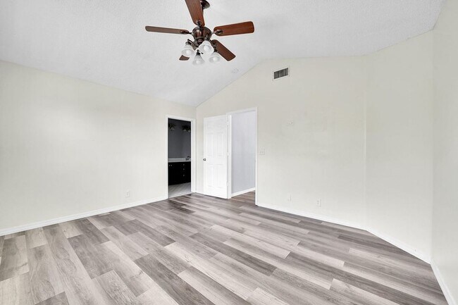 Building Photo - 2865 NW 68th Ln