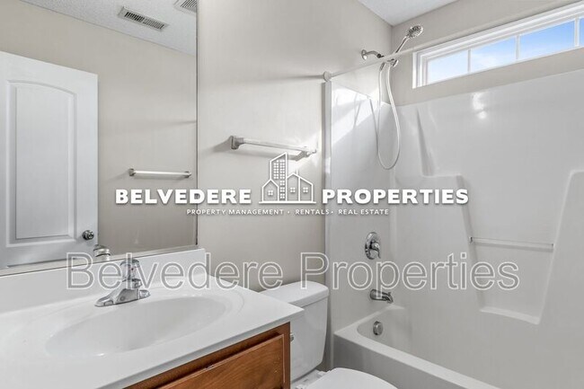 Building Photo - 1434 Waverly St