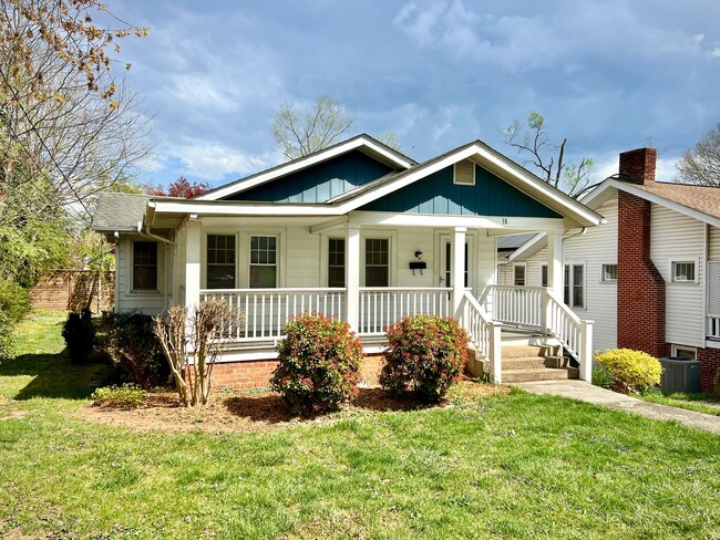 Building Photo - Charming West Asheville Home!