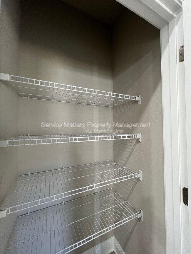 Building Photo - 5330 Parkside Dr