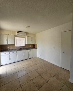 Building Photo - 3833 Mt Pleasant St