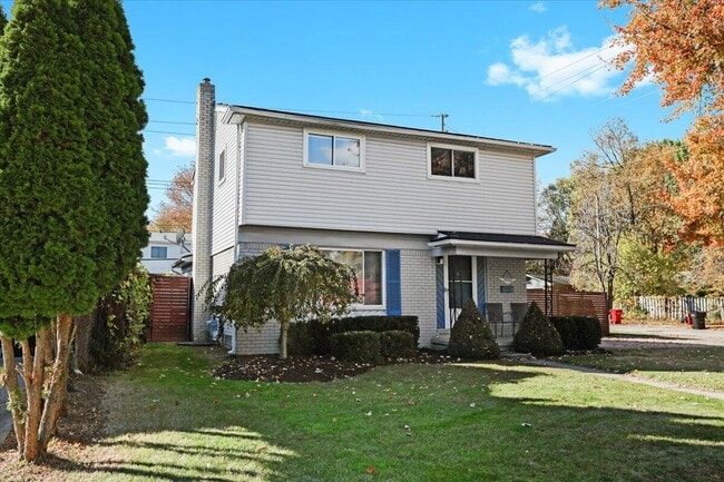 Building Photo - 29945 Everett St