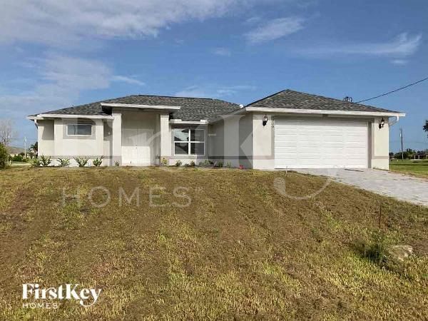 Primary Photo - 920 NW Juanita Pl