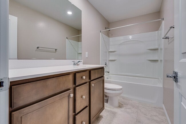 Building Photo - Single family home in ideal Summerlin location with open great room style kitchen and living area.