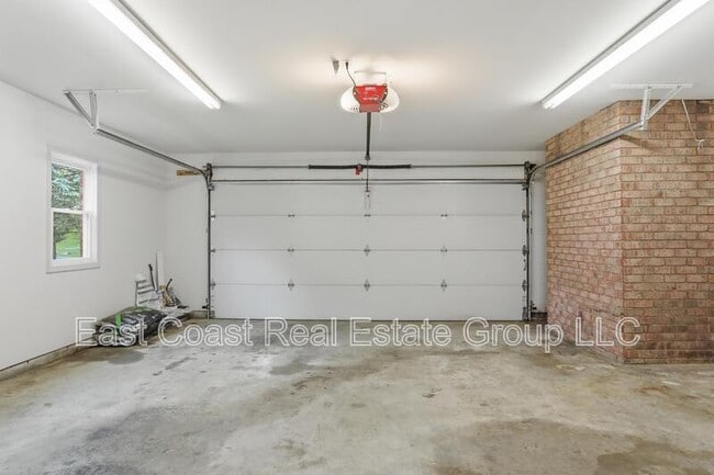 Building Photo - 115 Evans Run Dr