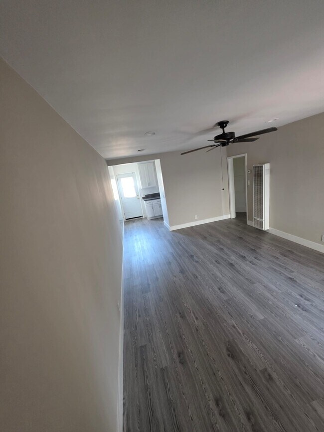 Building Photo - 13002 Burbank Blvd