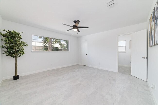 Building Photo - 12018 Troulon Dr