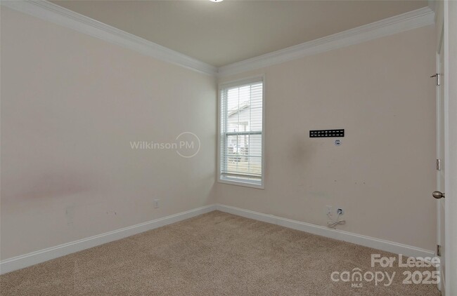 Building Photo - 2015 Saddlebred Dr