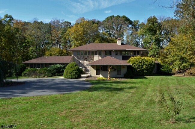 Building Photo - 36 Rocktown Hill Rd