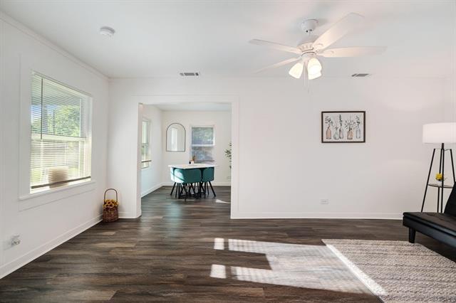 Building Photo - 660 16th NE