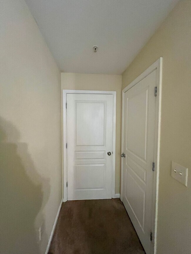 Building Photo - 14-1414 Jones