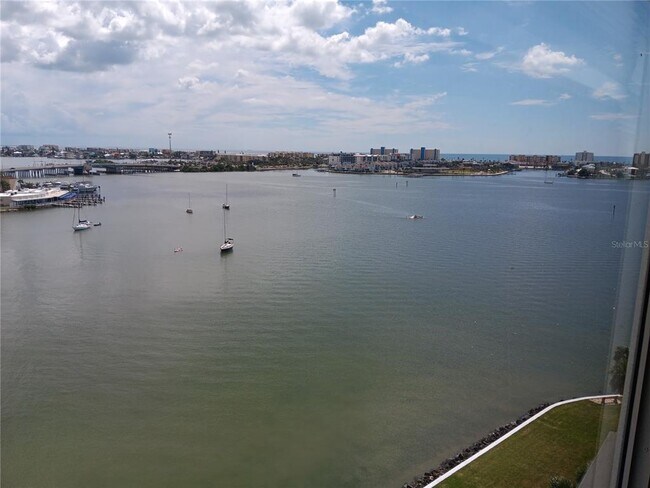 Building Photo - 4775 Cove Cir