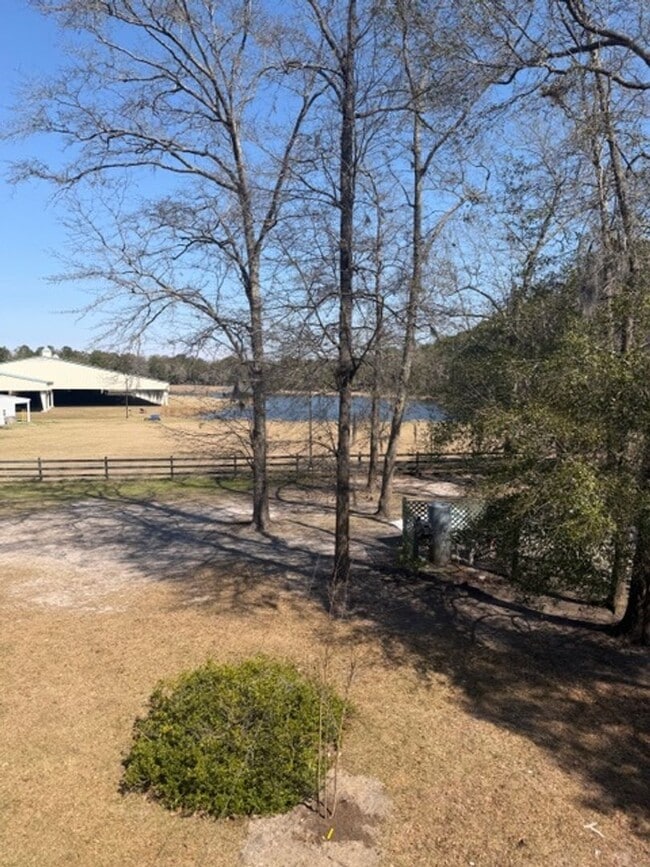 Building Photo - Welcome To Midway Farms NO HOA