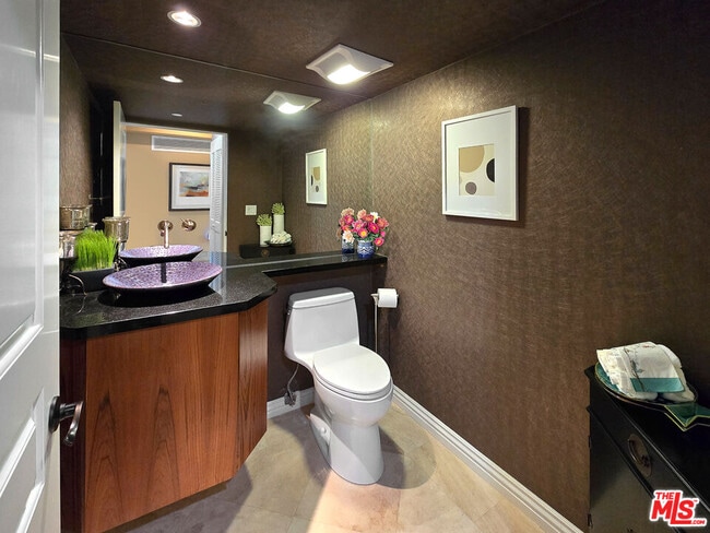 Building Photo - 10795 Wilshire Blvd