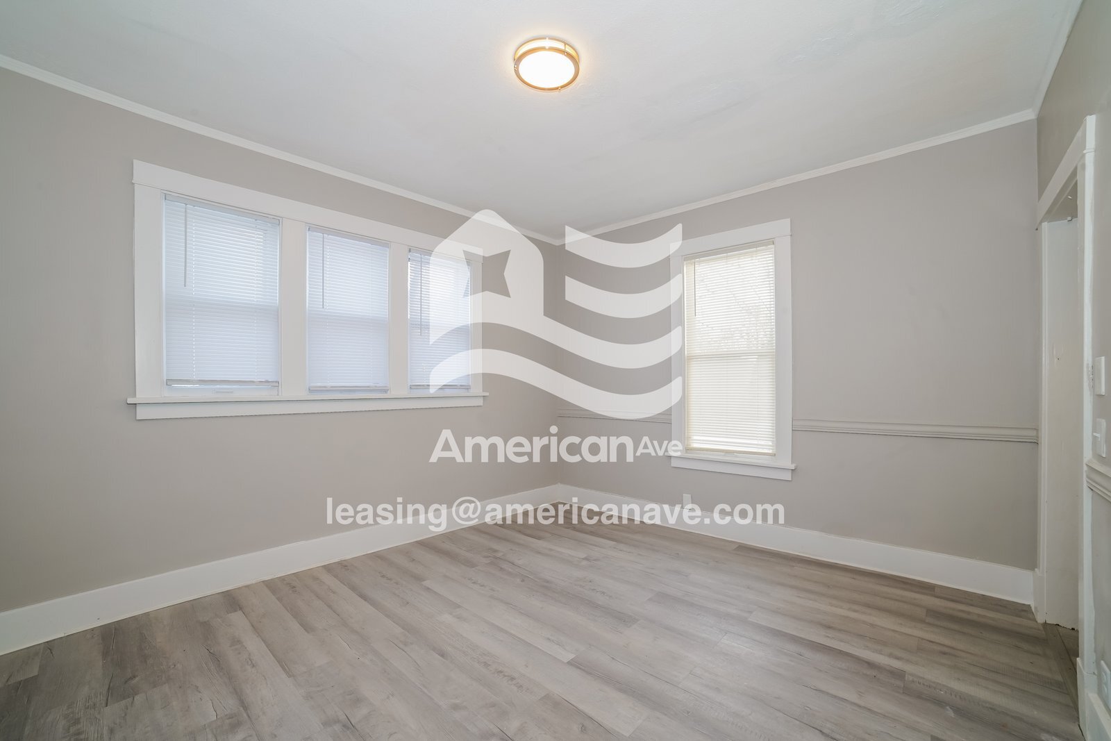 Building Photo - 1946 N Sheridan Rd