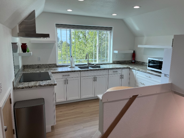 Building Photo - 6696 Mosquito Rd