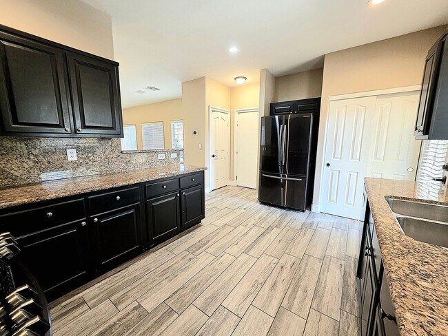 Building Photo - Three-bedroom Single Family