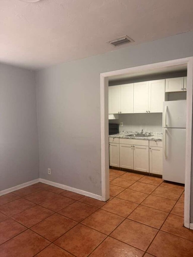 Building Photo - 314 Douglass Ave