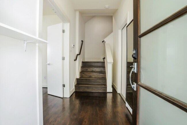 Building Photo - 2106 Colorado St