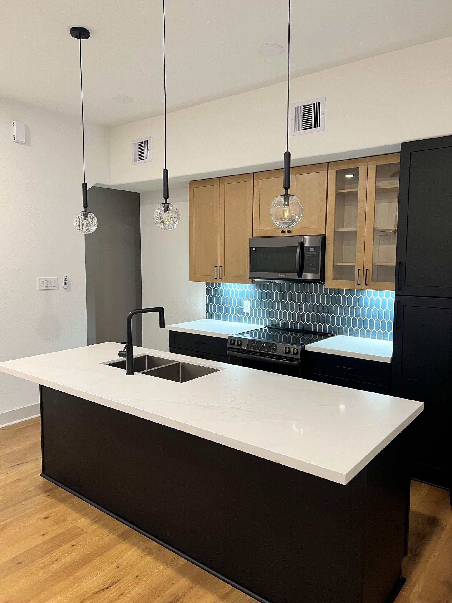 Building Photo - 9821 Turnbow St