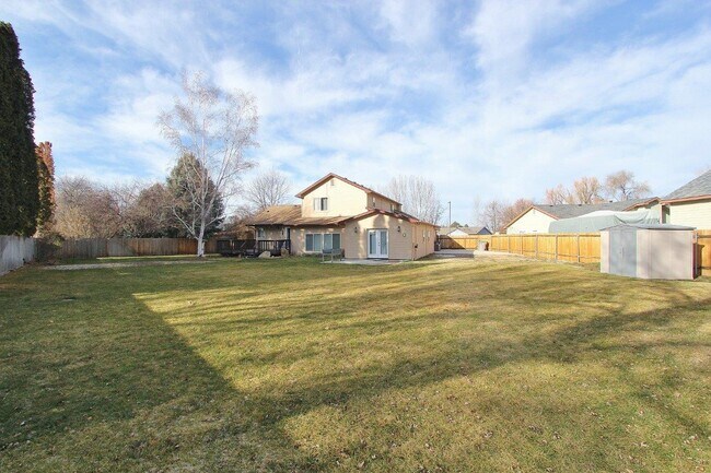 Building Photo - 11847 W Lewisburg Ct