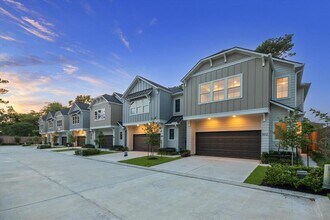 Building Photo - 806 Dawn Meadows Dr