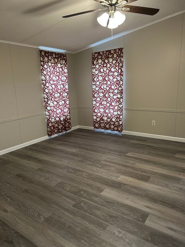 Building Photo - Single Family Home