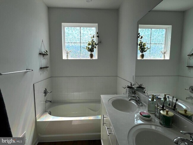 Building Photo - 623 Hemsworth Ln