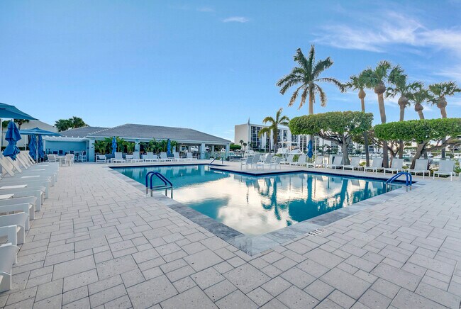 Building Photo - 2701 N Ocean Blvd