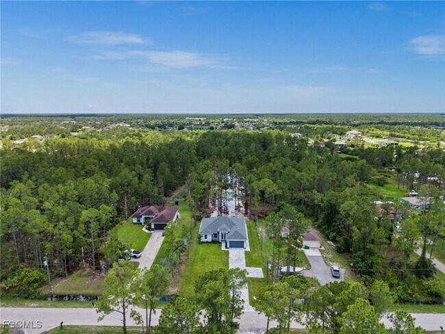 Building Photo - 3990 27th Ave NE