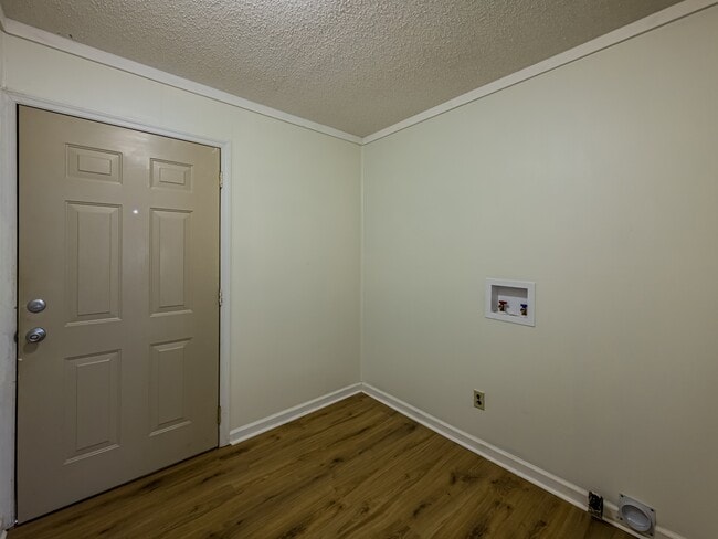 Building Photo - 1608 Central Ave