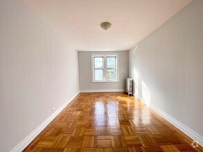 Building Photo - 1 bedroom in BRONX NY 10463