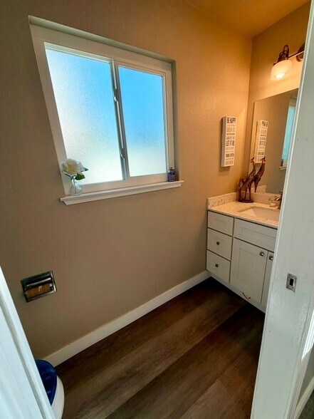 Building Photo - 7293 Valley Trl Dr