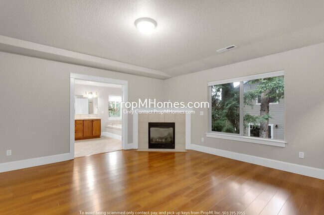 Building Photo - Updated Three Bedroom Gem in Bethany!