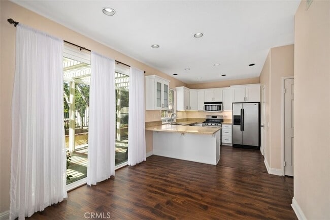 Building Photo - 9 Acorn Ridge