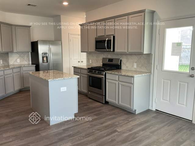 Building Photo - 428 Pecan Landing Ln