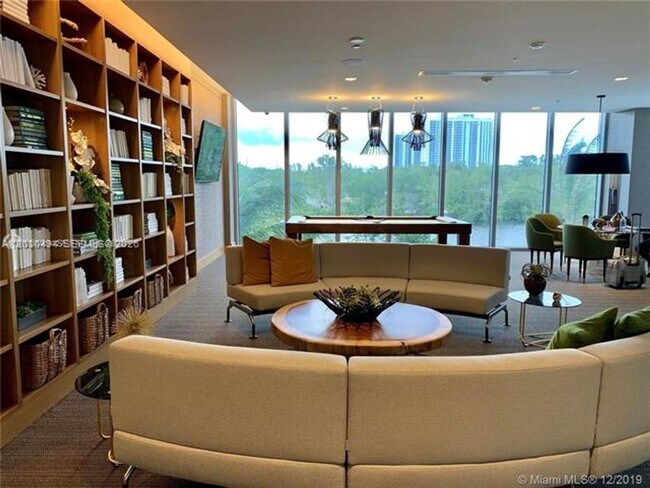 Building Photo - 16385 Biscayne Blvd