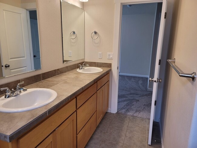 Building Photo - 1284 Westbrook Dr NW