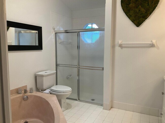 Building Photo - 12402 Dogleg Dr