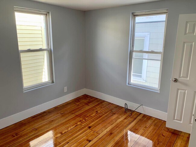 Building Photo - 6 Nahant Ave