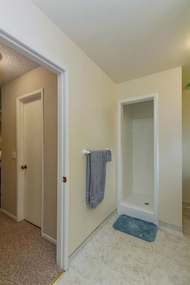 Building Photo - 4 Bedroom North Clovis Ranch on 3+ Acres