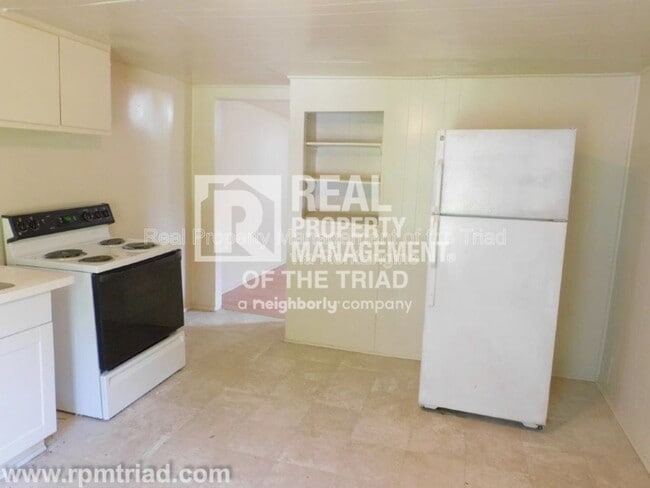 Building Photo - 919 B Asheboro St