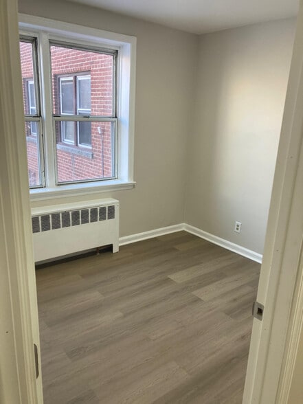 Building Photo - 44 Irving St