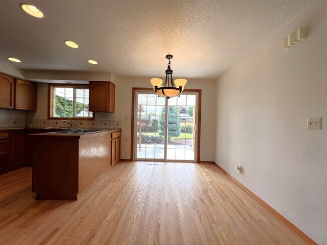 Building Photo - 2529 TAYLOR AVENUE