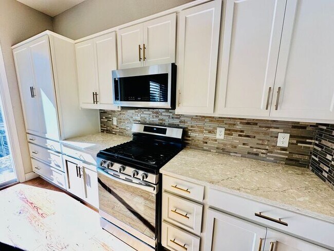 Building Photo - 6350 Cedar Waxwing Ct